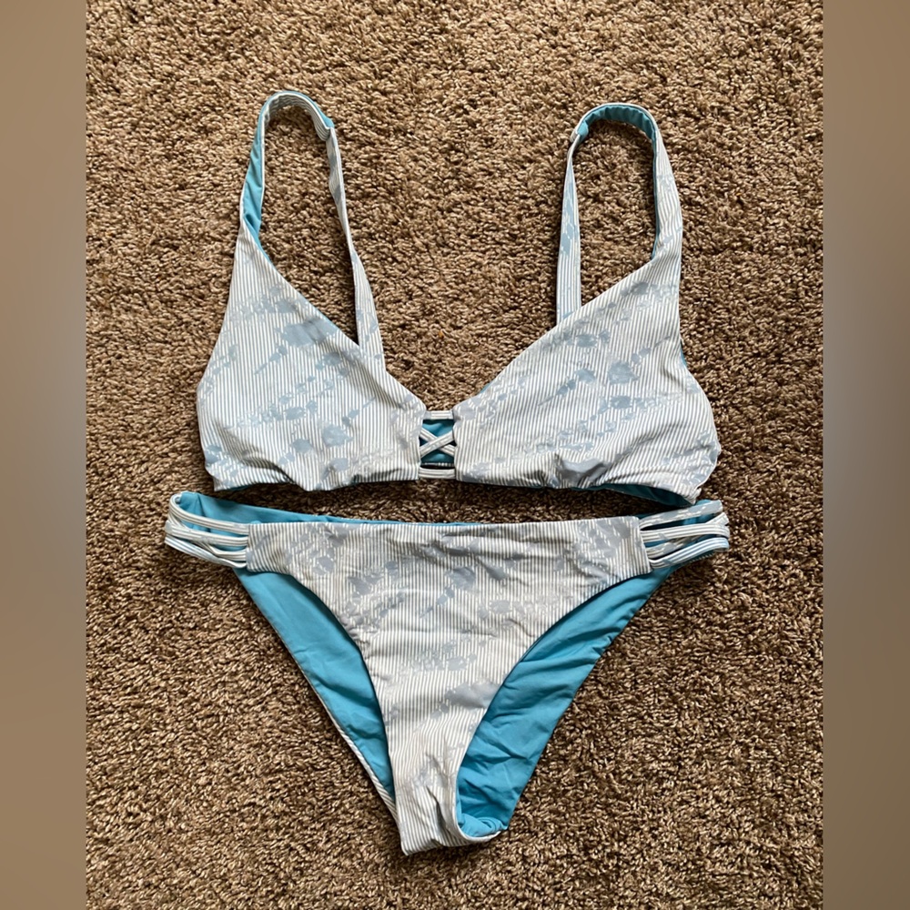 Roxy Reversible Bikini Set